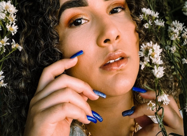 blue and gold nails